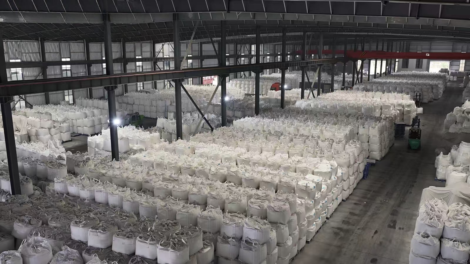 W Stone factory and quartz production